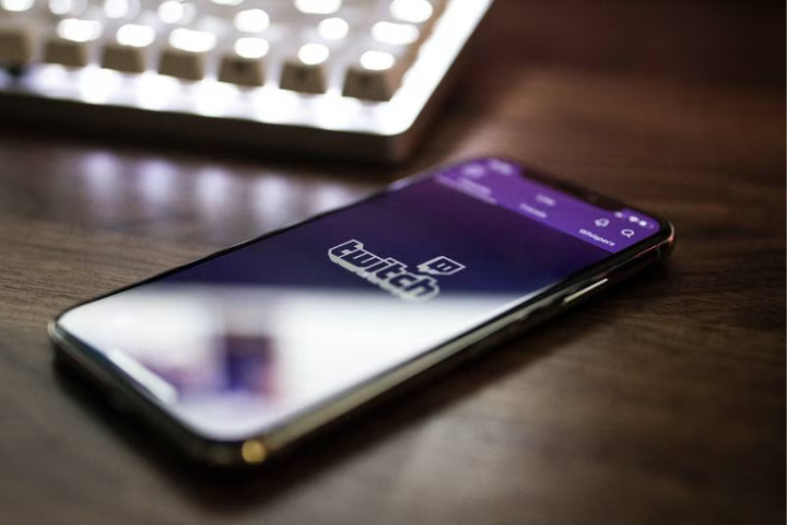 Twitch cambia las reglas de recaudación con los streamer y ahora ofrece un nuevo programa de suscripción